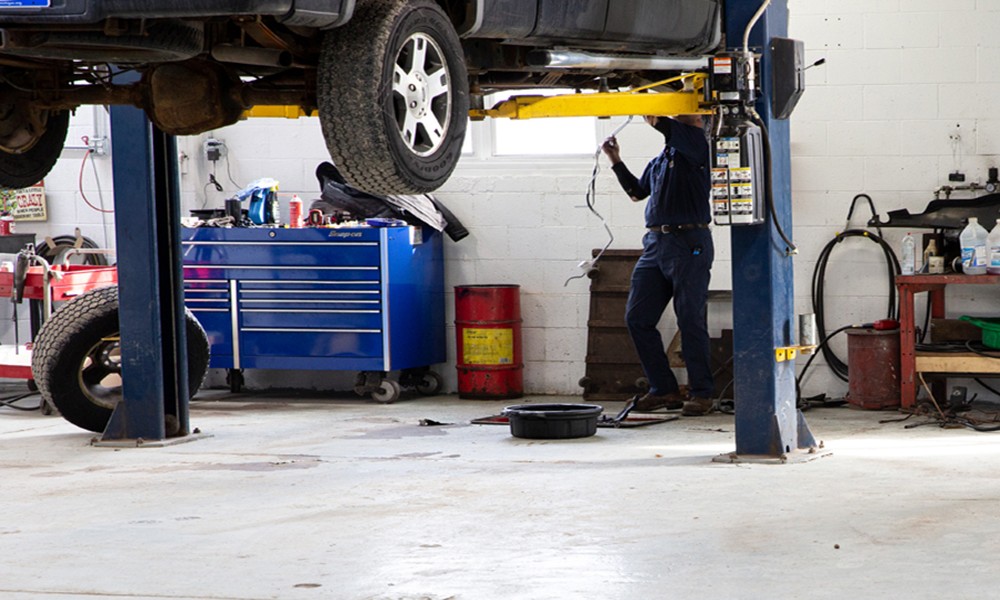 Top Reasons Vehicle Owners Choose Professional AC Repair and Maintenance Services